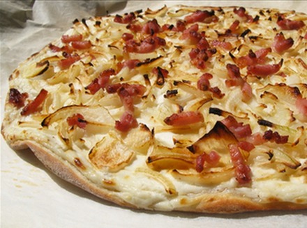 Tarte-flambee flammekueche.jpg
