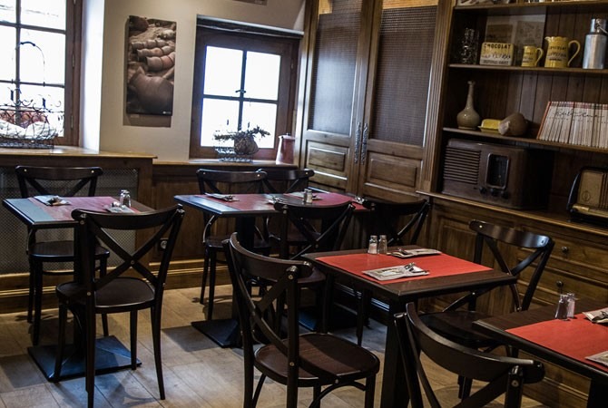 Le Pot du Clape interior.jpeg