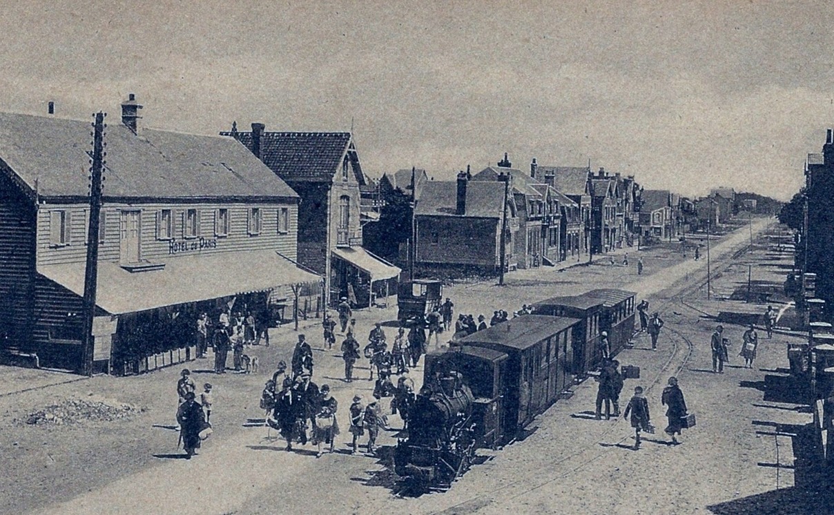 Tramway through Fort-Mahon-Plage